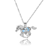 Zářivý přívěsek s motivem koně Náhrdelník s motivem běžícího koně