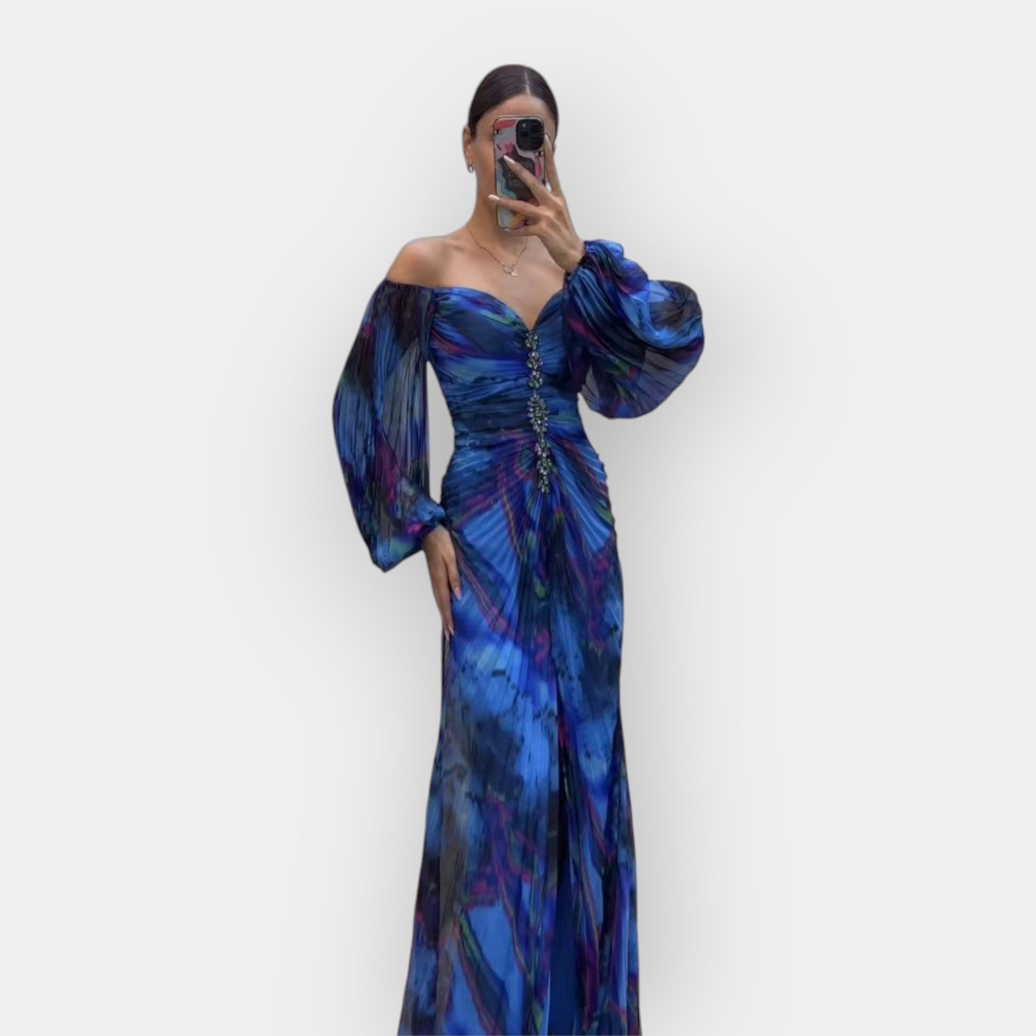 Vzdušné šaty s rozparkem